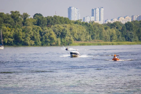 Barco Prazer Com Passageiros Rio Dnieper Kiev — Fotografia de Stock