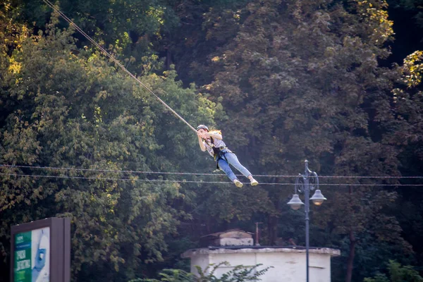 Mädchen Beim Bungee Sprung Über Den Dnjepr Kiew — Stockfoto