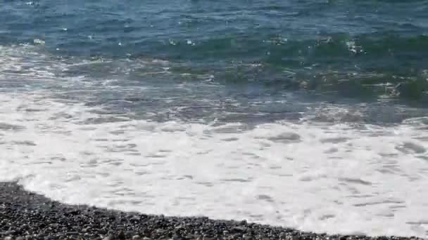 Скелястий берег Чорного моря — стокове відео