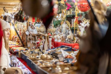 Akşamları Slovakya 'da Noel pazarı