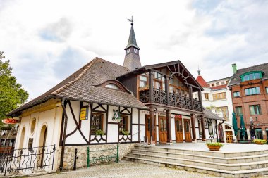 Slovakya 'nın Komarno kentindeki Avrupa Avlusu' nun geleneksel mimarisi