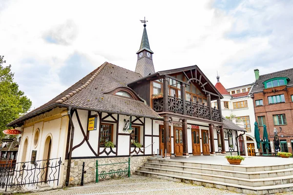 Slovakya 'nın Komarno kentindeki Avrupa Avlusu' nun geleneksel mimarisi