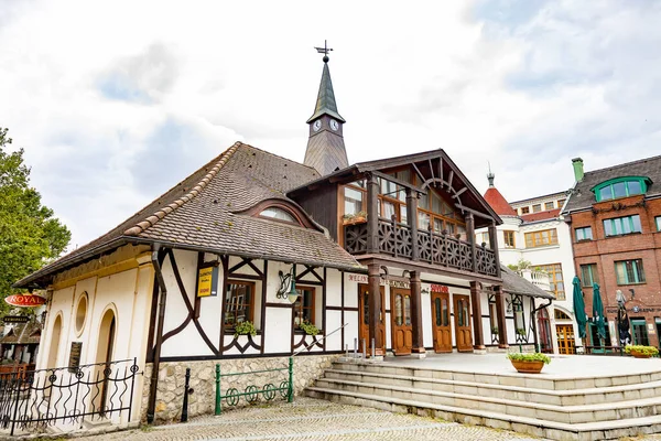 Slovakya 'nın Komarno kentindeki Avrupa Avlusu' nun geleneksel mimarisi