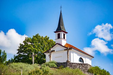 Macaristan, Esztergom 'da taş haçları olan Calvary Tepesi Şapeli