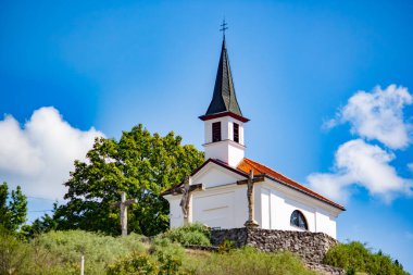 Macaristan, Esztergom 'da taş haçları olan Calvary Tepesi Şapeli
