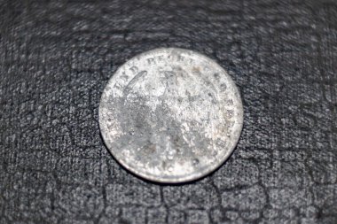 Kartal ve Yazıt Einigkeit und recht ve Freiheit 'li klasik gümüş Alman sikkesi.