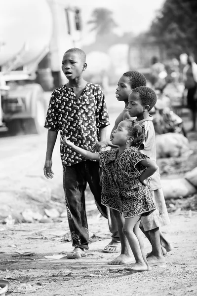Mensen in Benin, zwart-wit — Stockfoto