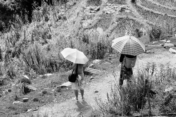 Persone reali in Vietnam, in bianco e nero — Foto Stock