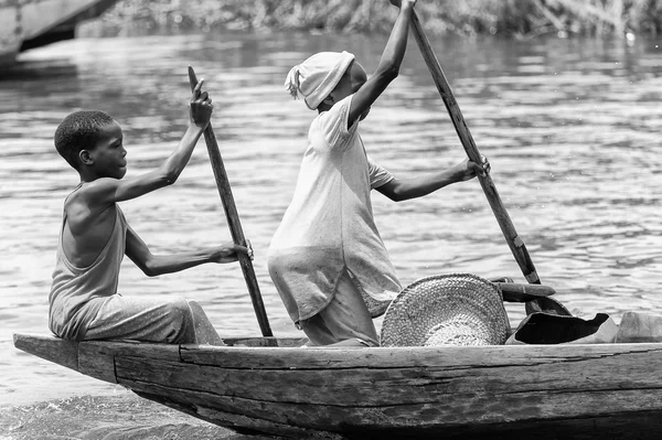 Pessoas em Benin, a preto e branco — Fotografia de Stock