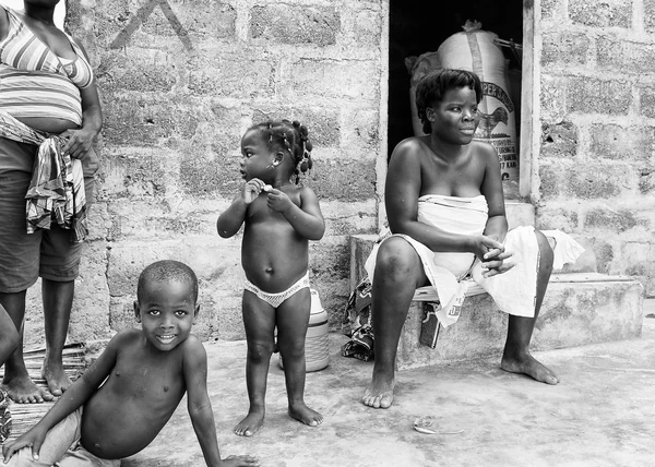Persone in Benin, in bianco e nero — Foto Stock