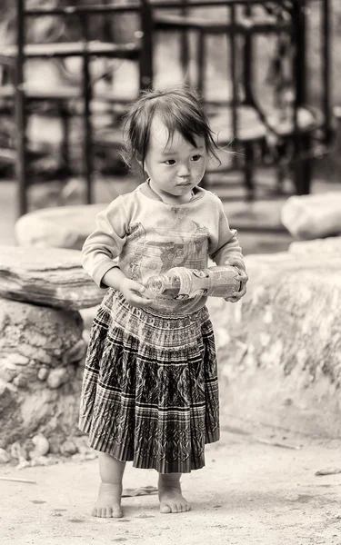 Реальные люди во Вьетнаме, в чёрном и белом — стоковое фото
