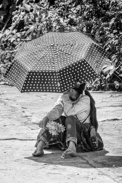 Rigtige mennesker i Vietnam, i sort og hvid - Stock-foto