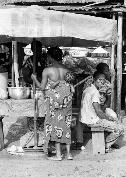 Lidé v Benin, černobílém — Stock fotografie