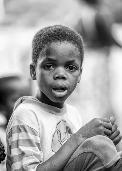 Echte Menschen in Togo, in schwarz-weiß — Stockfoto