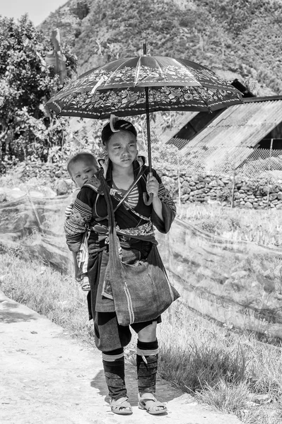 De vraies personnes au Vietnam, en noir et blanc — Photo