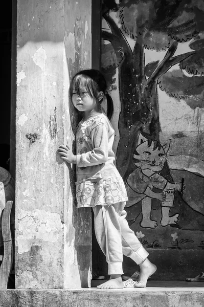 Skuteční lidé ve Vietnamu, v černé a bílé — Stock fotografie