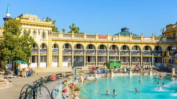 Szechenyi şifalı banyo karmaşık — Stok fotoğraf