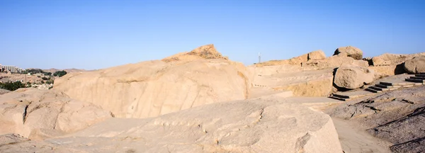 Antiche rovine intorno all'Obelisco incompiuto di Assuan, Egitto — Foto Stock
