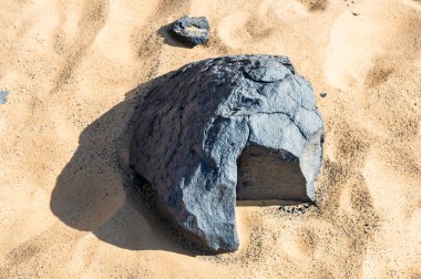 Lybian Çölü'nde siyah çöllerin volkanik oluşumlar