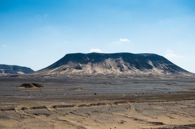 Siyah çöl Peyzaj ve bazalt formarions
