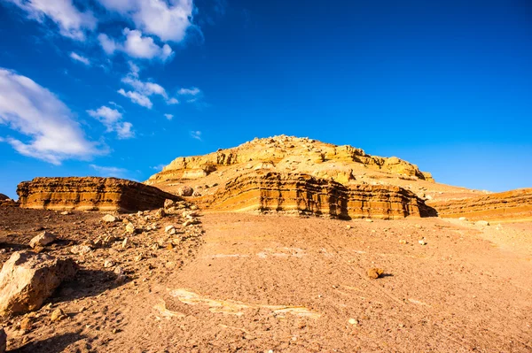 이집트 사하라 사막에 Bahariya 오아시스 근처 일몰에 산 — 스톡 사진