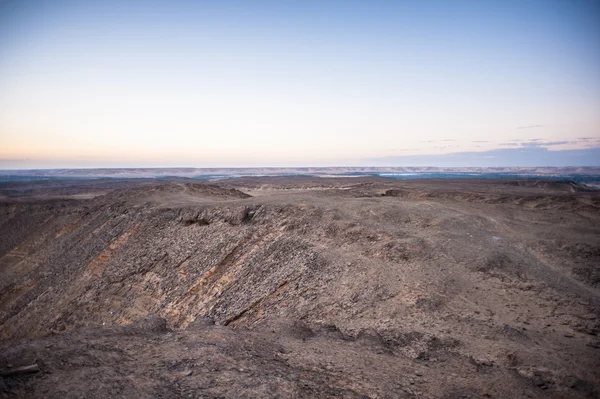 Mountain on the sunset near the Bahariya Oasis in the Sahara Desert in Egypt — Stock Photo, Image