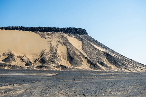 검은 사막 자연 환경 및 현무암 formarions — 스톡 사진