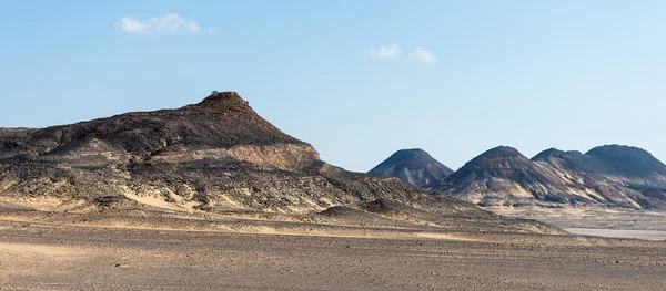 Zwarte woestijn lanscape en basalt formarions — Stockfoto