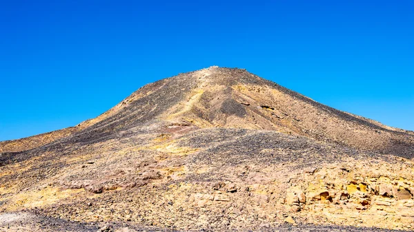 Zwarte woestijn lanscape en basalt formarions — Stockfoto