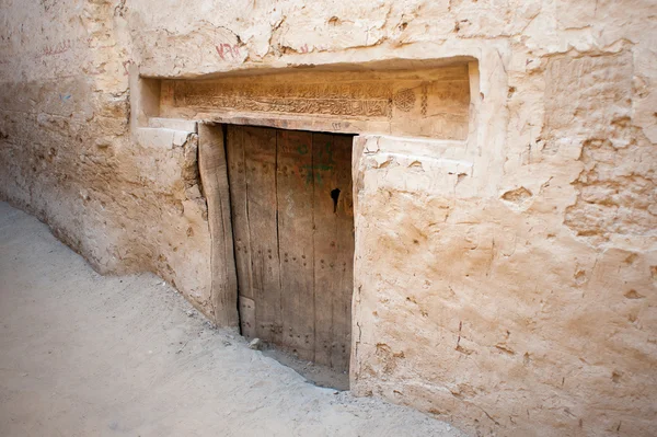 Al Qasr, antico villaggio nel deserto di Dakhla, Egitto — Foto Stock