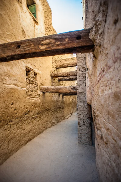 Al Qasr, antiguo pueblo en el desierto de Dakhla, Egipto — Foto de Stock