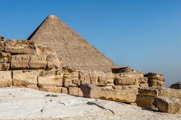 Piramidy w Gizie, płaskowyżu Giza, Egipt. Listę Światowego Dziedzictwa UNESCO — Zdjęcie stockowe