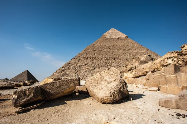 Piramidy w Gizie, płaskowyżu Giza, Egipt. Listę Światowego Dziedzictwa UNESCO — Zdjęcie stockowe