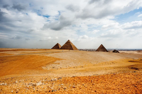 Giza Necropolis, Giza Plateau, Egypt. UNESCO World Heritage — Stock Photo, Image