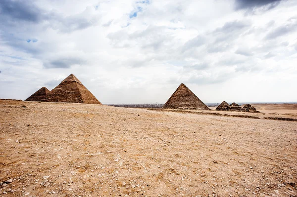 Giza Necropolis, Giza Plateau, Egypt. UNESCO World Heritage — Stock Photo, Image