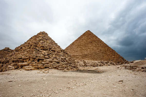 Giza platån, västra stranden av Nilen, Giza, Egypten — Stockfoto