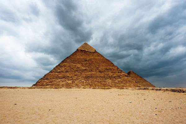 Giza platån, västra stranden av Nilen, Giza, Egypten — Stockfoto