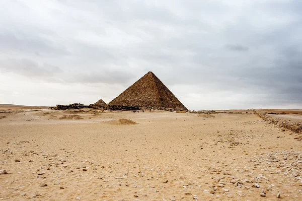 Giza platån, västra stranden av Nilen, Giza, Egypten — Stockfoto