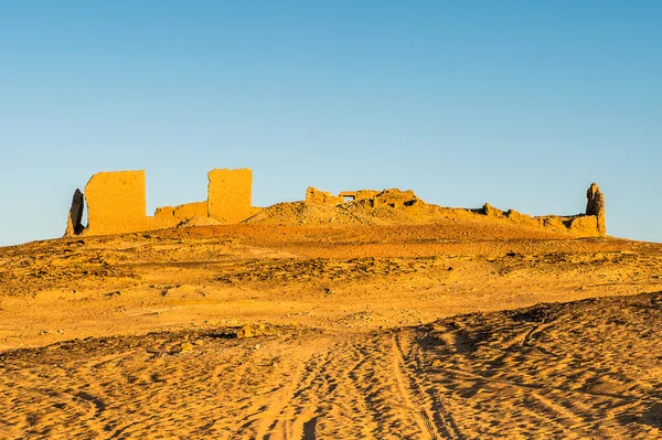 Ruïnes van de tempel van de Nadora in de woestijn van Egypte van Kharga — Stockfoto