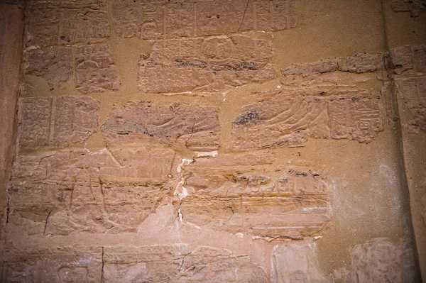 Руїни Nadora храму в пустелі Харга Єгипту — стокове фото