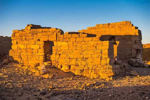 Ruins of the Nadora Temple in the Kharga Desert of Egypt — Stock Photo, Image