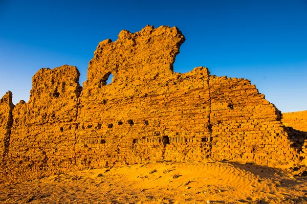 Ruines du temple Nadora dans le désert de Kharga en Egypte — Photo