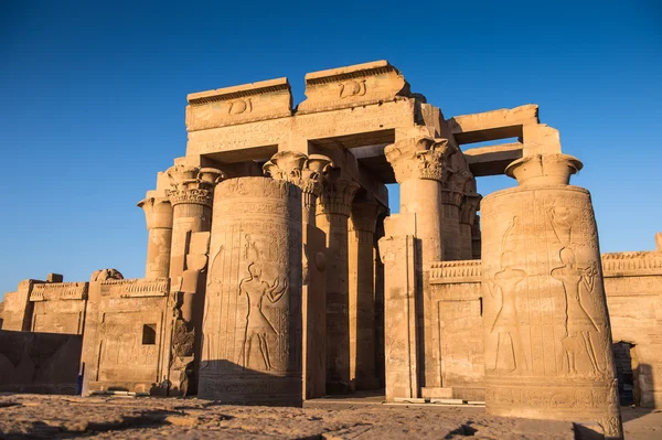 Tempel van Kom Ombo tijdens de Sunrise periode, Egypte — Stockfoto