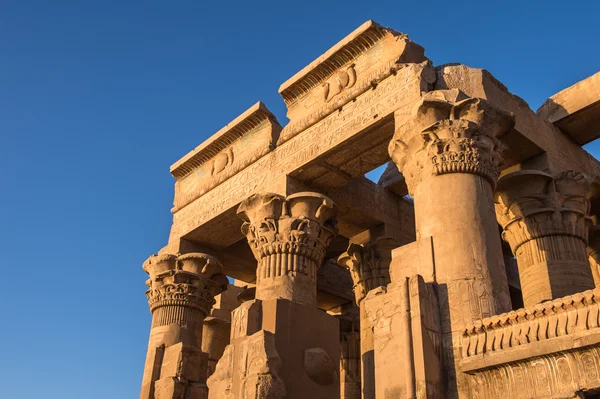 Templo de Kom Ombo durante el amanecer, Egipto —  Fotos de Stock