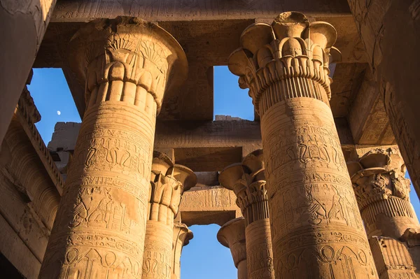 Tempel van Kom Ombo tijdens de Sunrise periode, Egypte — Stockfoto