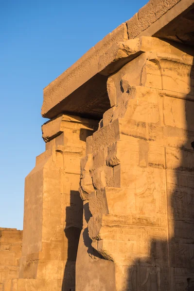 Templo de Kom Ombo durante el amanecer, Egipto —  Fotos de Stock