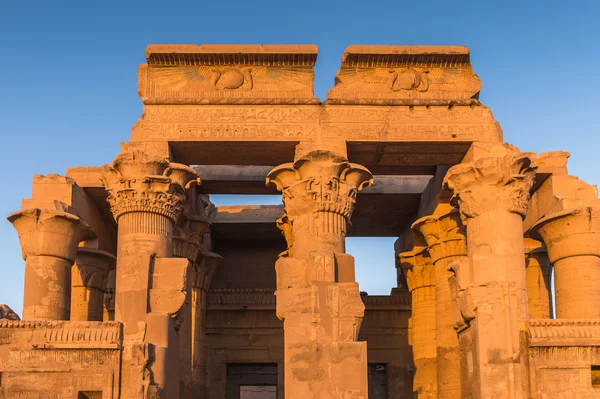 Templo de Kom Ombo durante el amanecer, Egipto — Foto de Stock