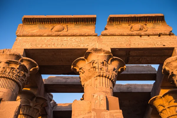 Templo de Kom Ombo durante el amanecer, Egipto — Foto de Stock