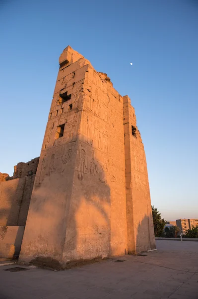 Temppeli Kom Ombo auringonnousun aikana, Egypti — kuvapankkivalokuva