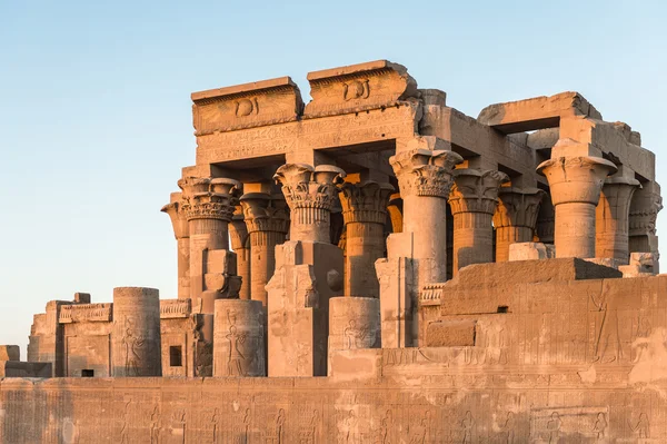 Templet i Kom Ombo under soluppgången, Egypten — Stockfoto